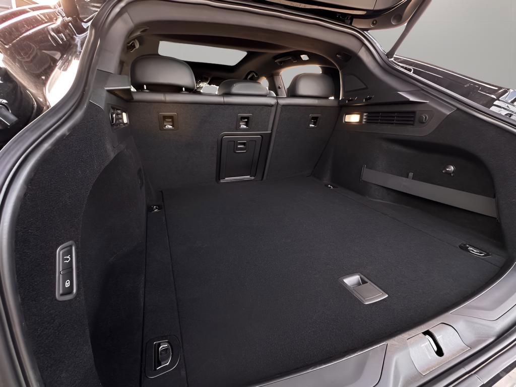 Used 2024 Maserati Levante GT Ultima image 31