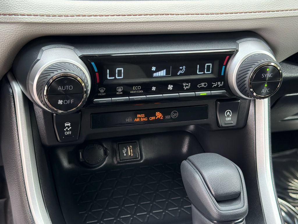 Used 2025 Toyota RAV4 XLE w/ Convenience Package AWD/4WD image 32