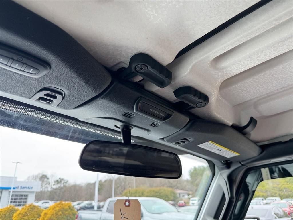 Used 2018 Jeep Wrangler Unlimited Sahara w/ Cold Weather Group image 23