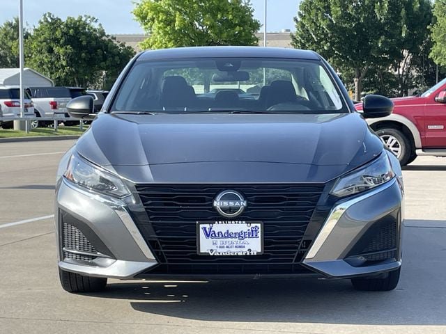 Used 2025 Nissan Altima 2.5 SV FWD image 6