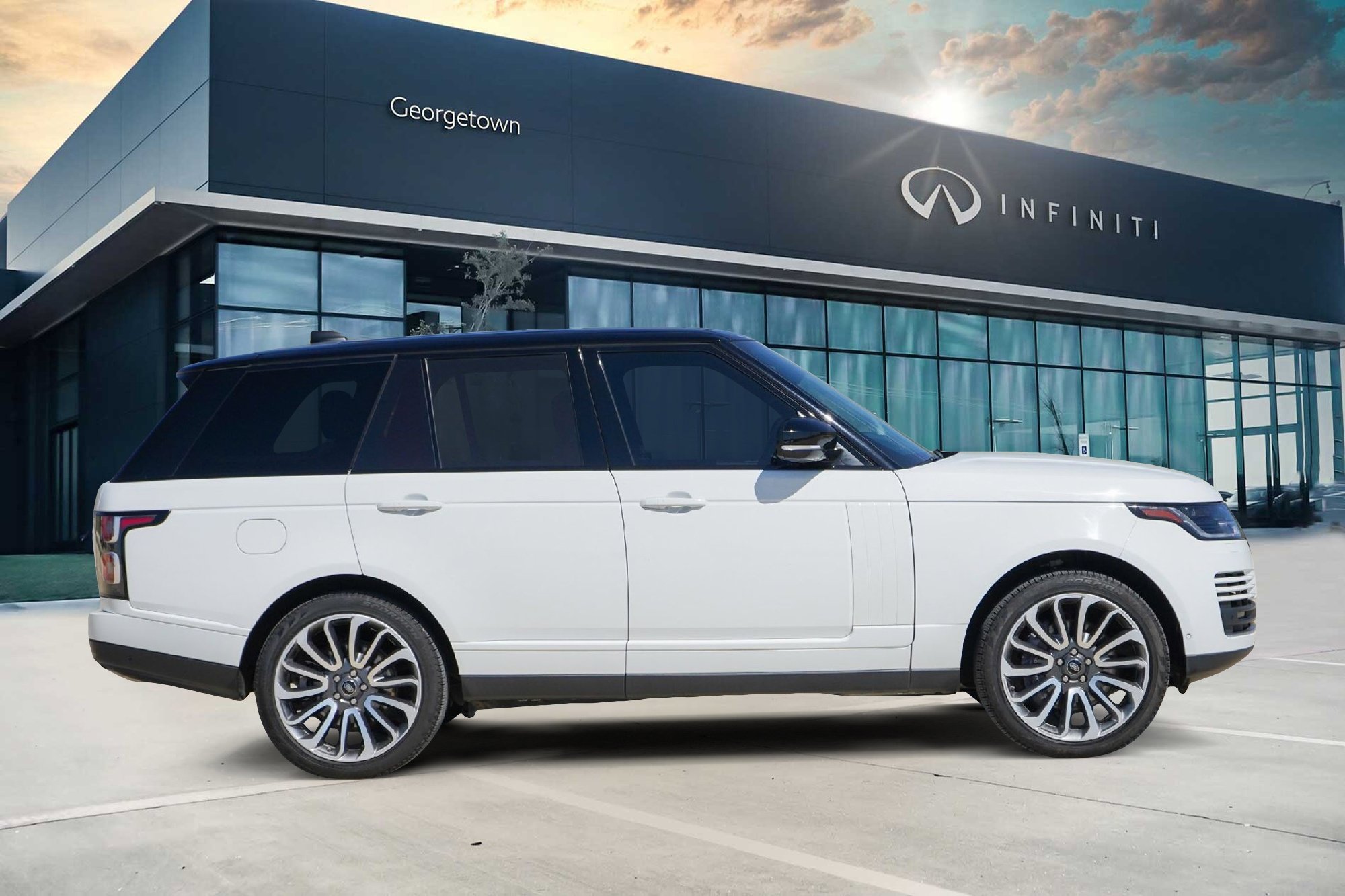 Used 2020 Land Rover Range Rover HSE image 3