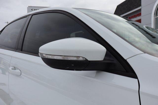 Used 2021 Volkswagen Passat 2.0T R-Line image 2