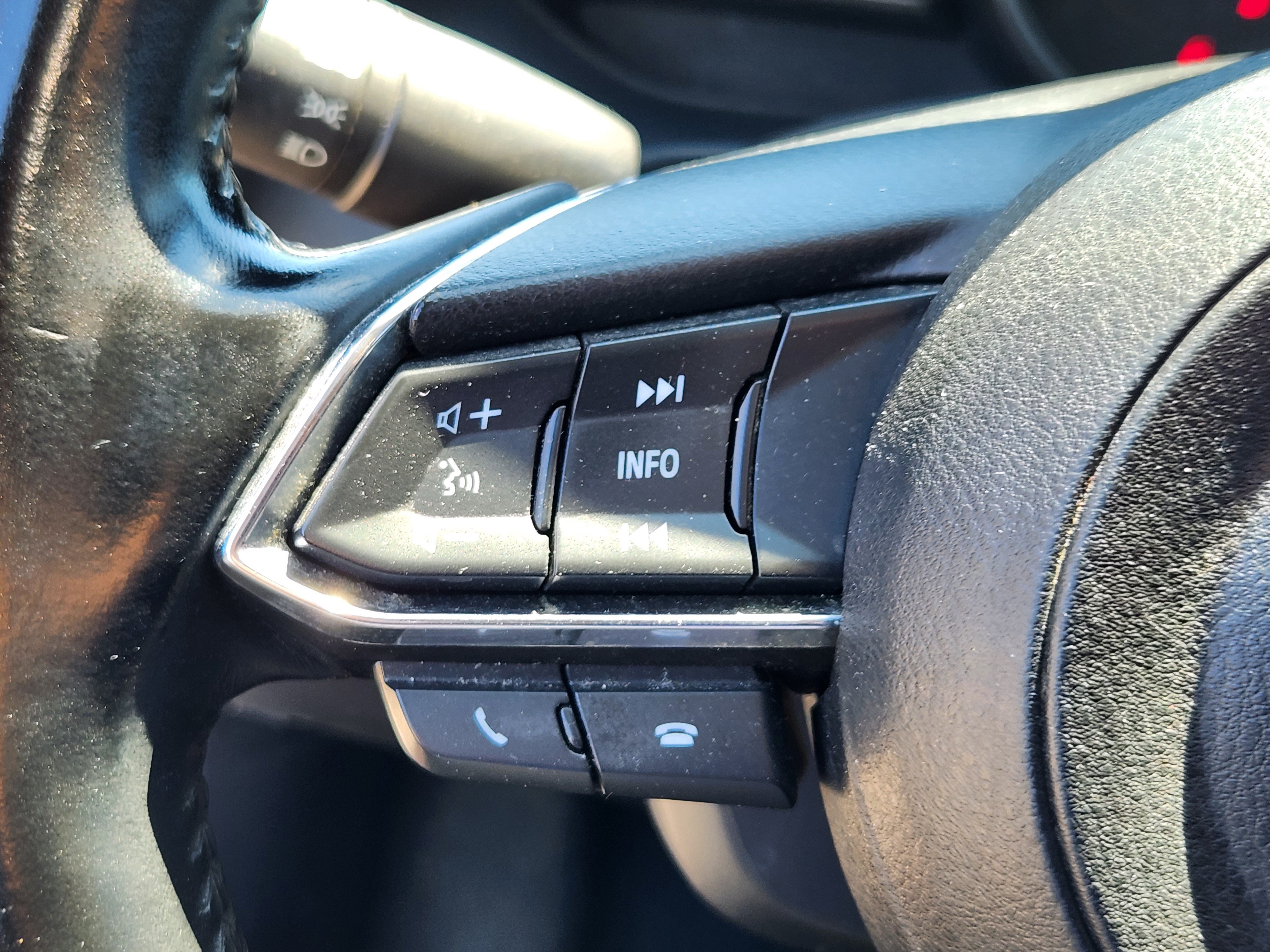 Used 2017 MAZDA MAZDA3 Touring FWD image 22