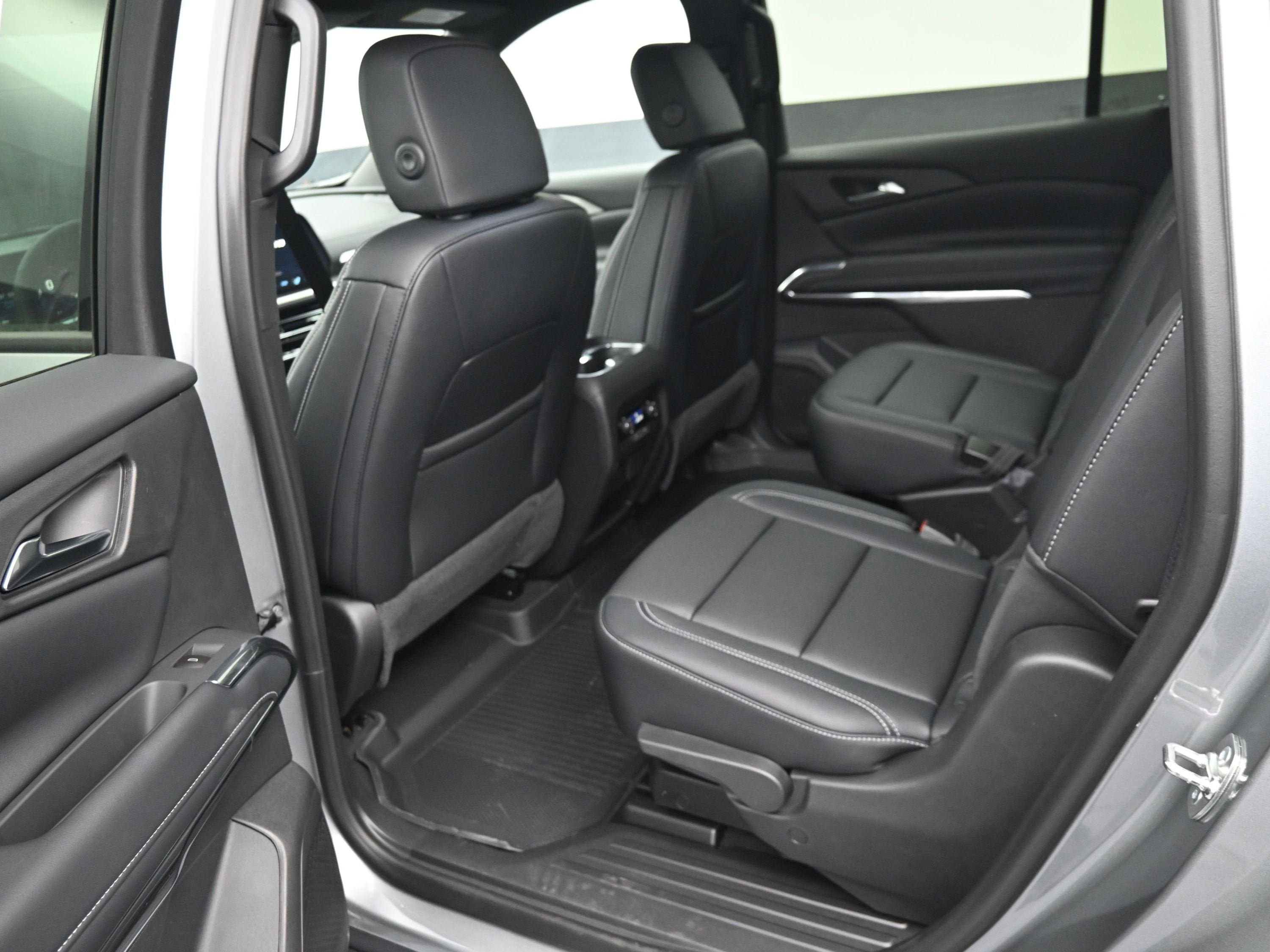 New 2026 Chevrolet Traverse LT w/ Driver Confidence Package AWD/4WD image 29