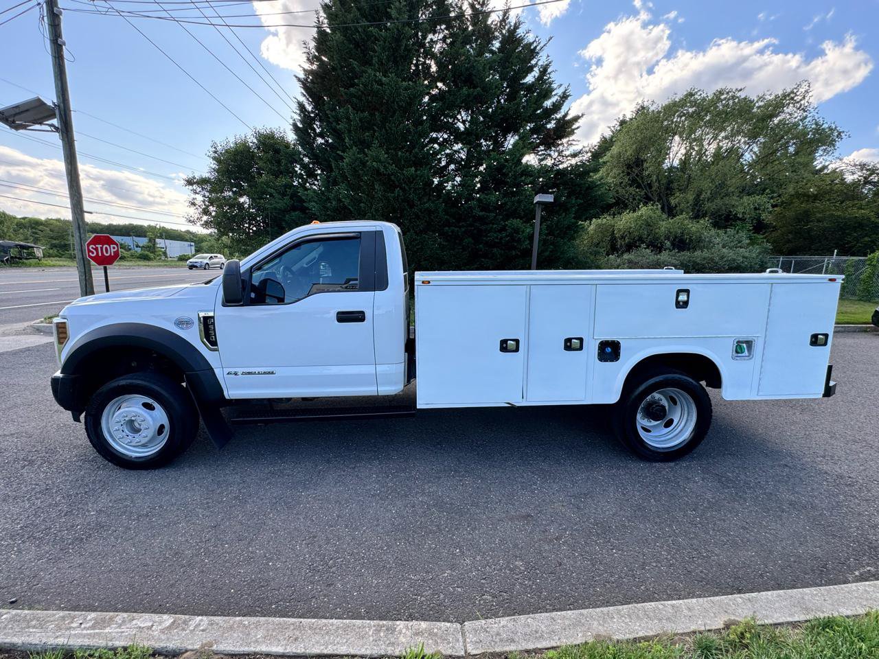 Used 2019 Ford F550 2WD Regular Cab Super Duty image 9