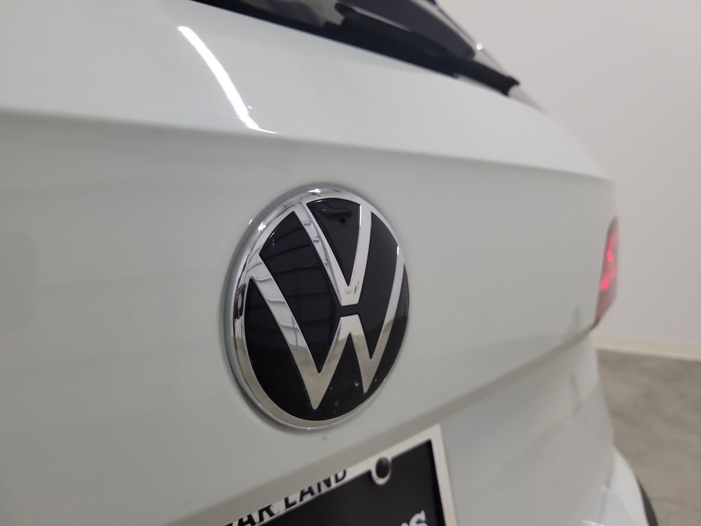 Used 2022 Volkswagen Taos S image 9