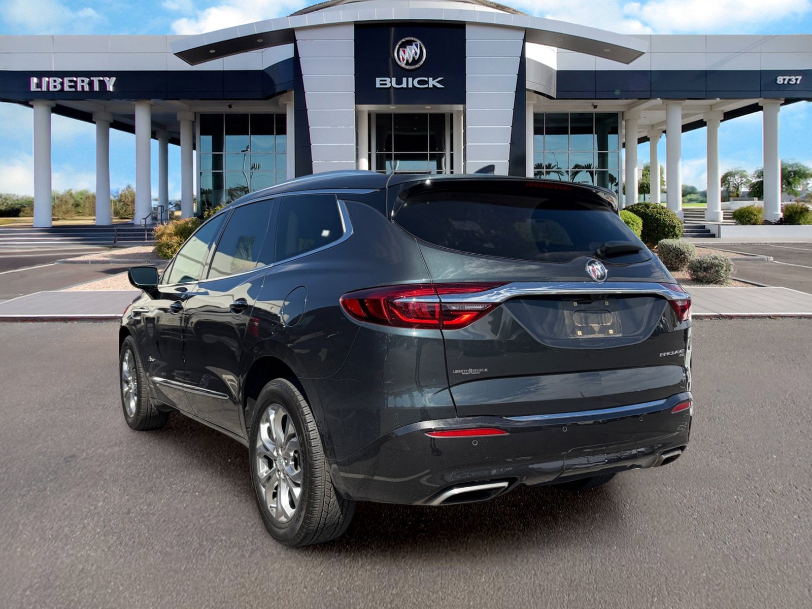 Used 2019 Buick Enclave Avenir w/ Avenir Technology Package AWD/4WD image 4