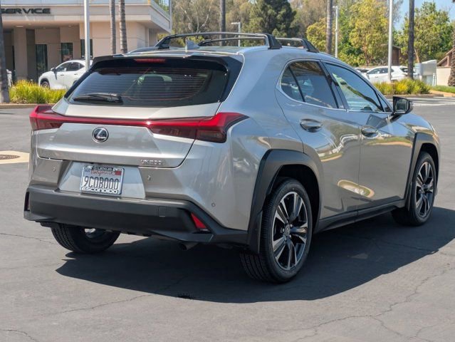 Used 2022 Lexus UX 200 w/ Accessory Package (Z1) FWD image 5