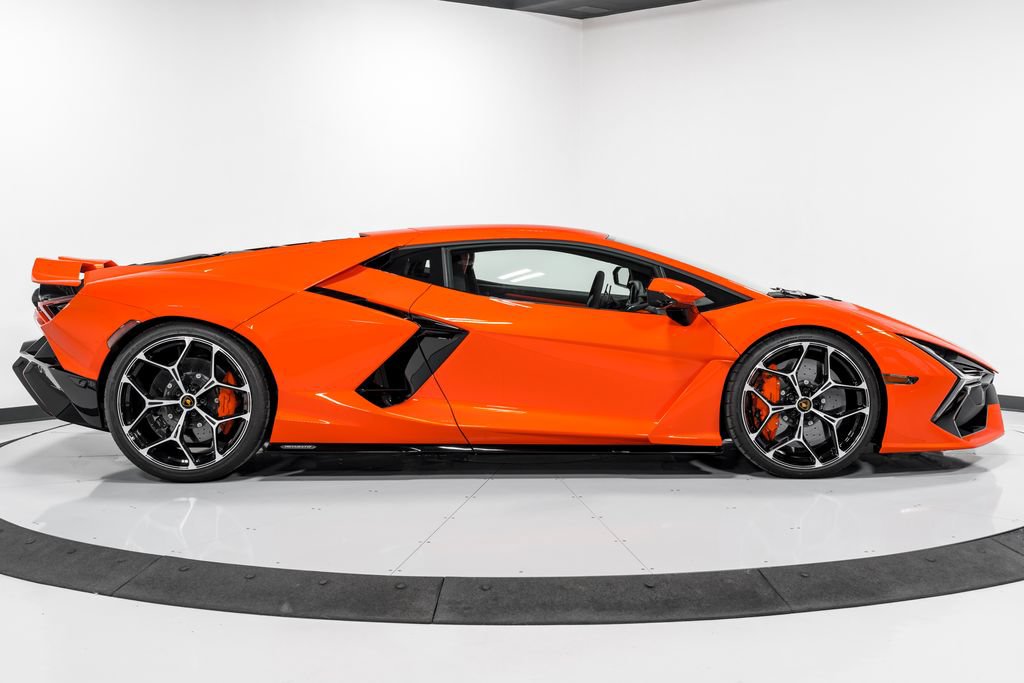 Used 2024 Lamborghini Revuelto AWD/4WD image 2
