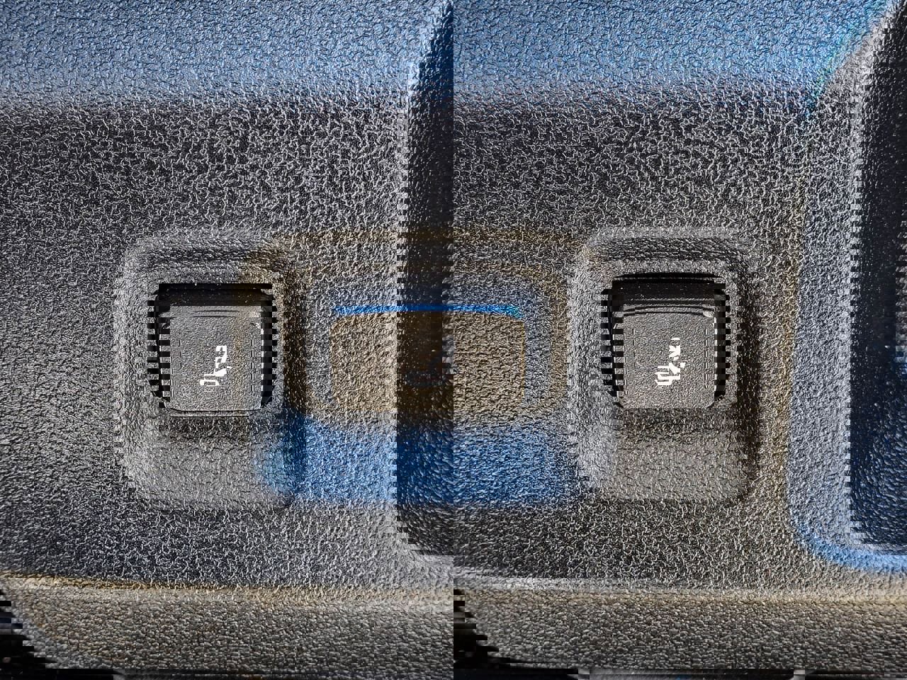 Used 2024 Toyota Tacoma TRD Off-Road AWD/4WD image 17