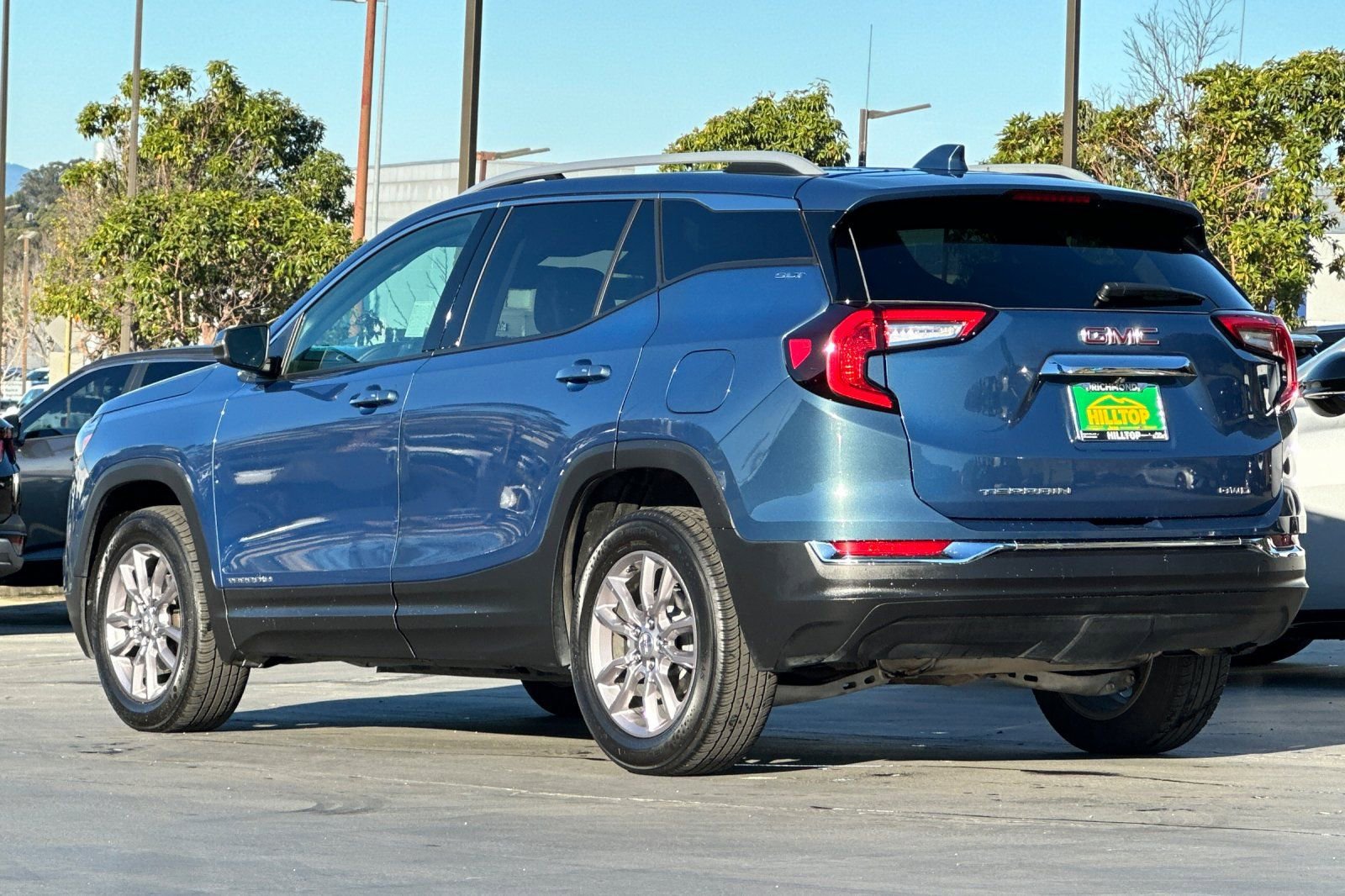 Used 2024 GMC Terrain SLT image 7