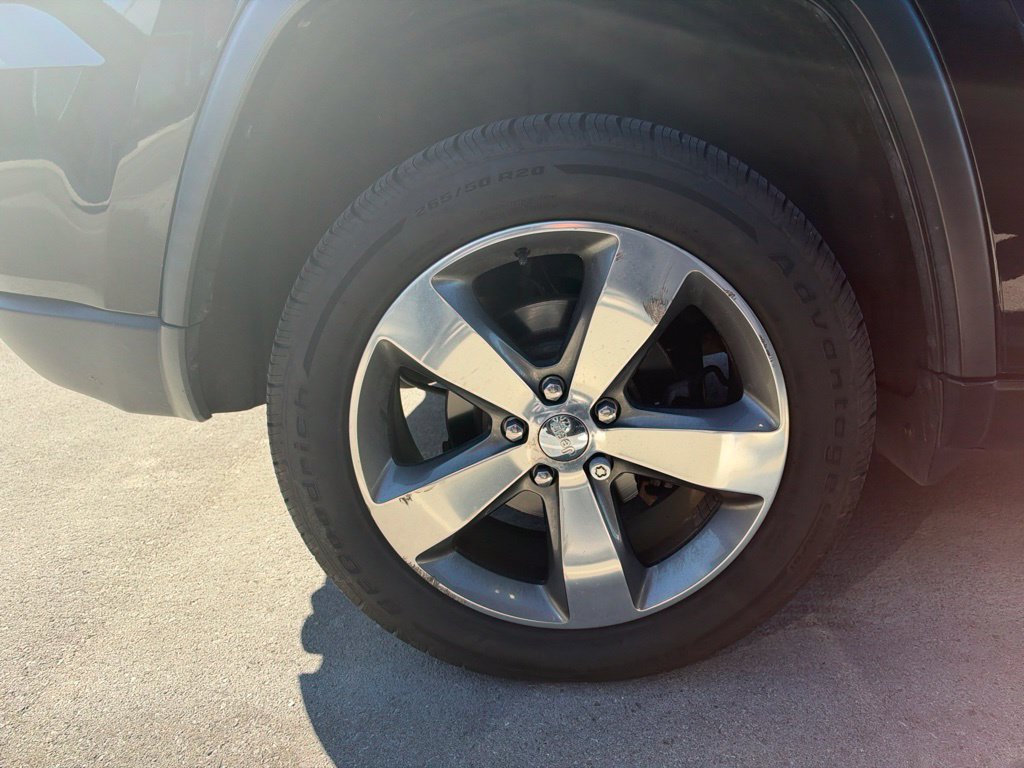 Used 2015 Jeep Grand Cherokee Limited w/ Trailer Tow Group IV AWD/4WD image 18