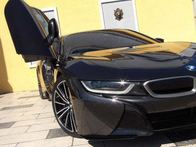 Used 2019 BMW i8 Coupe image 15