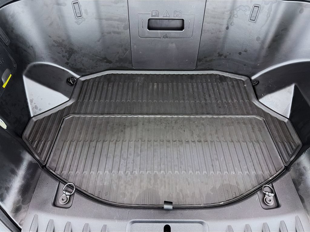 Used 2023 Ford F150 Lightning XLT AWD/4WD image 17
