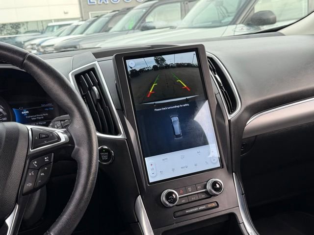 Used 2022 Ford Edge Titanium AWD/4WD image 3