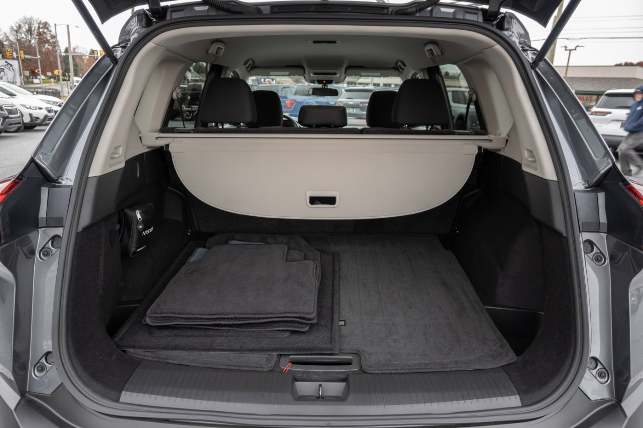 Used 2023 Nissan Rogue S image 20