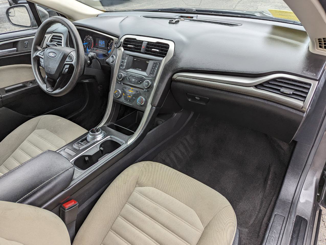 Used 2017 Ford Fusion S image 33