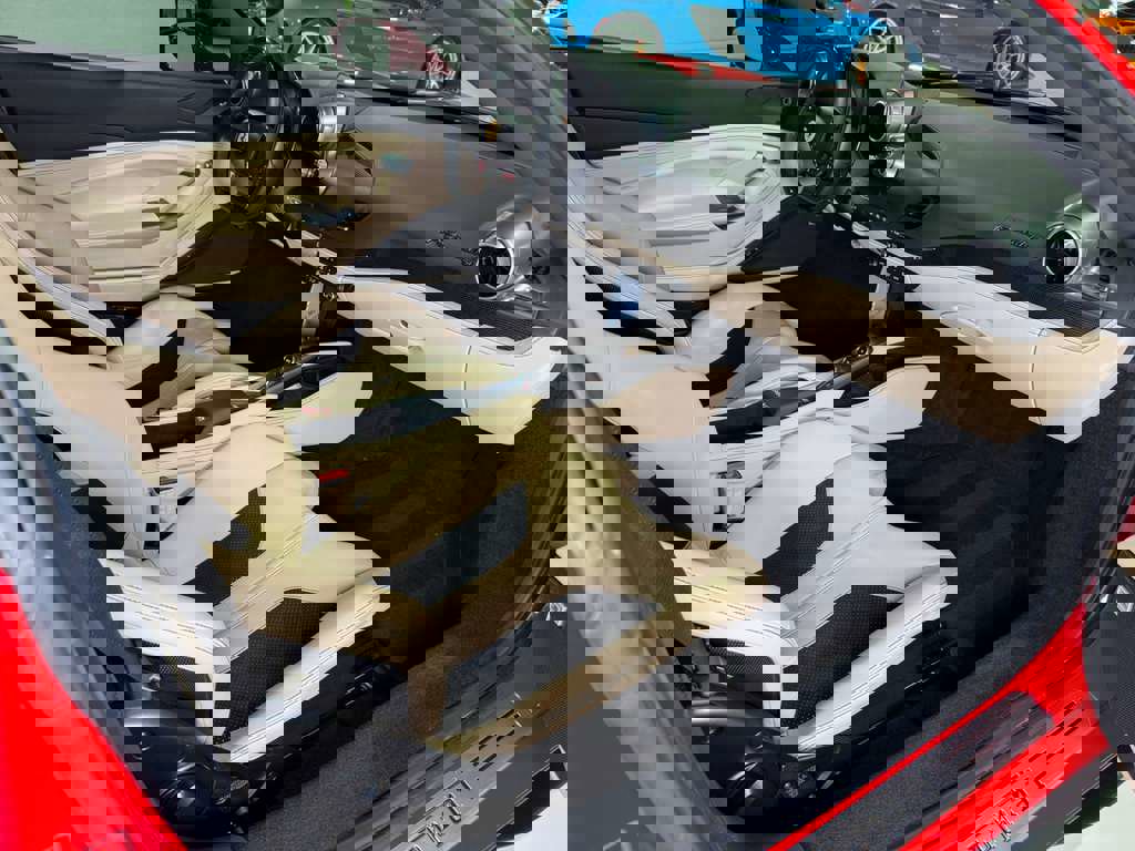 Used 2022 Ferrari F8 Tributo image 12