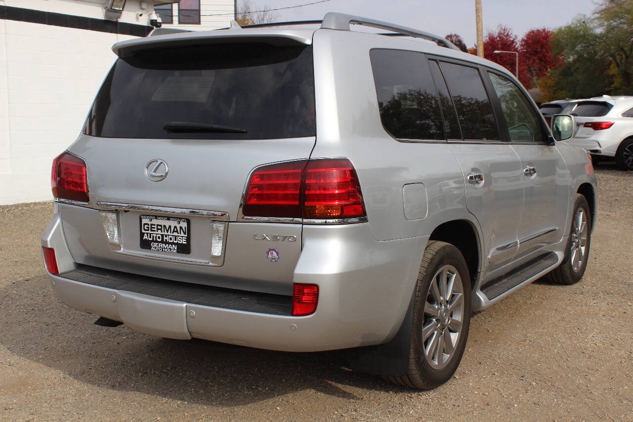 Used 2011 Lexus LX 570 4WD w/ Luxury Pkg image 5