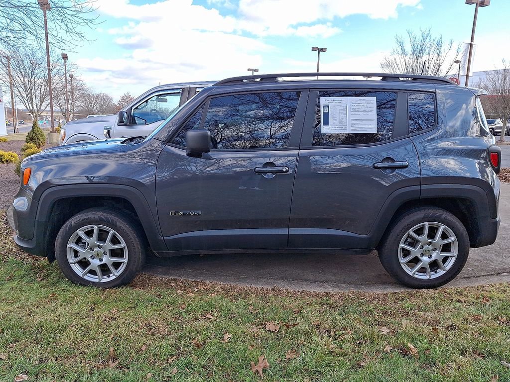 Used 2023 Jeep Renegade Latitude w/ Premium Group image 7