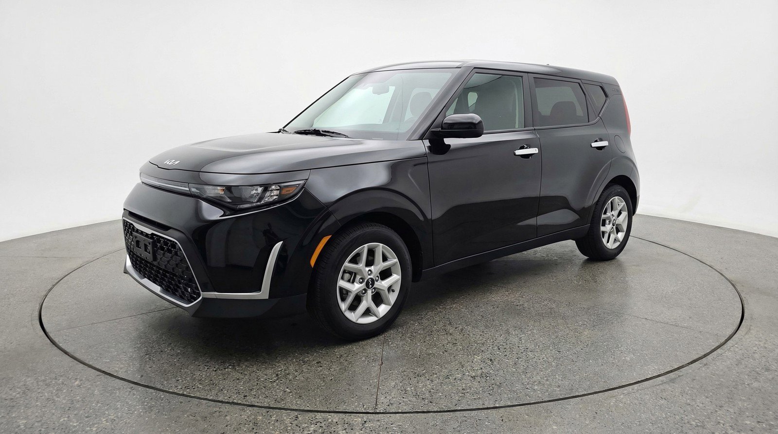 Used 2025 Kia Soul LX w/ LX Technology Package image 3