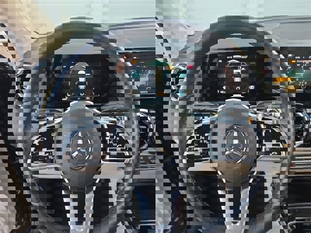 Used 2020 Mercedes-Benz GLB 250 4MATIC image 10