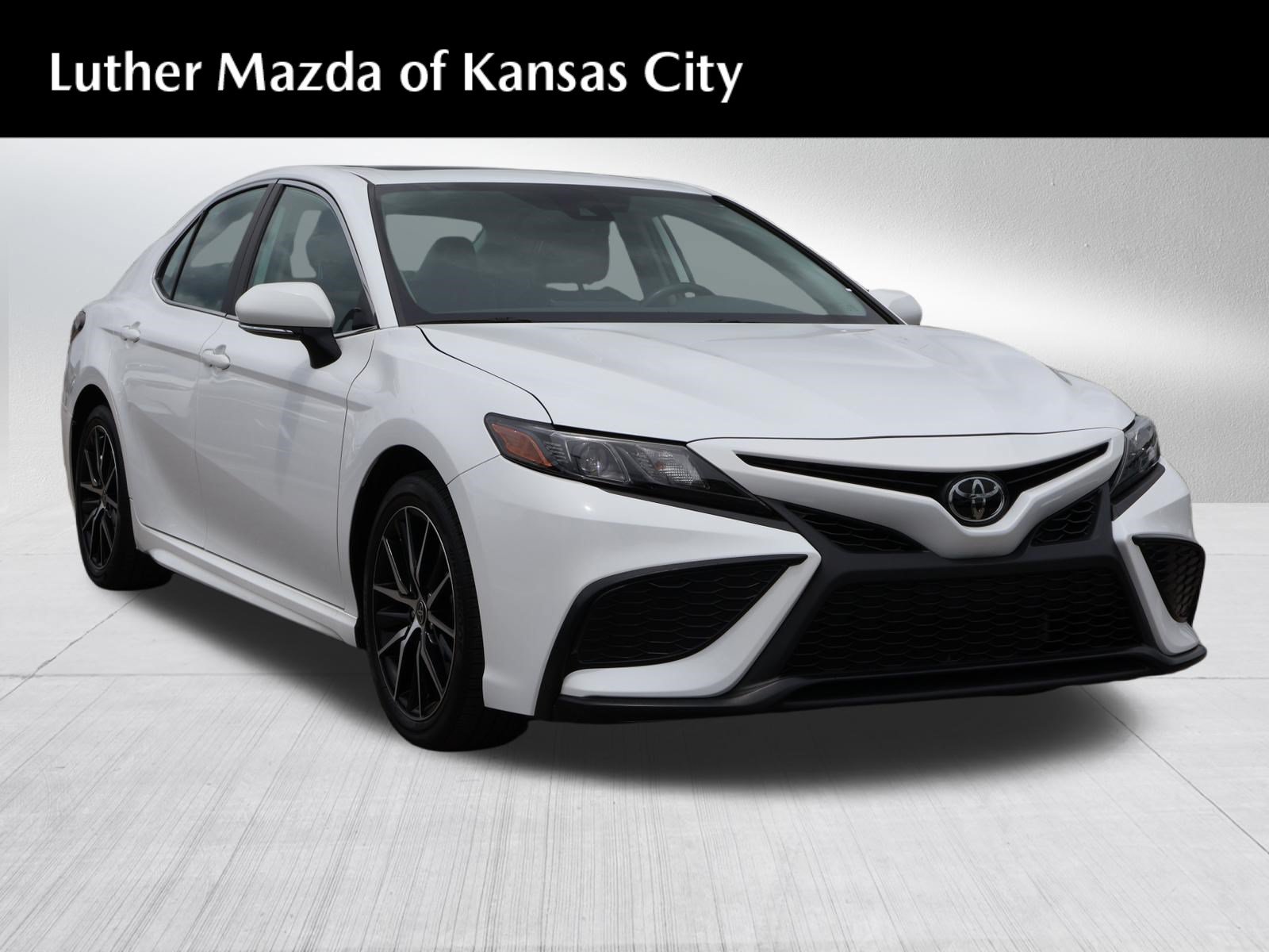 Used 2024 Toyota Camry SE w/ Convenience Package FWD video 1