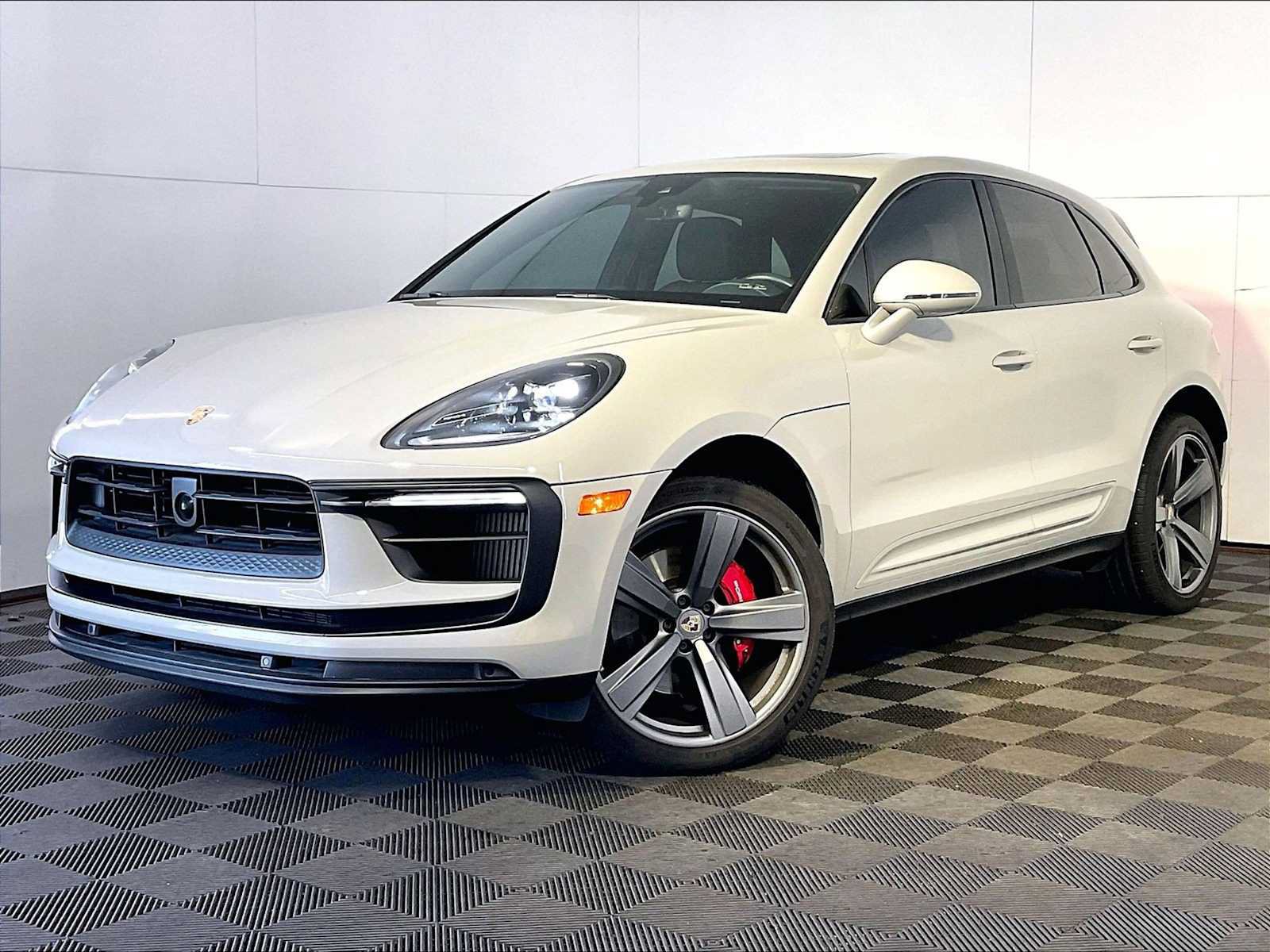 Certified 2023 Porsche Macan S AWD/4WD video 1