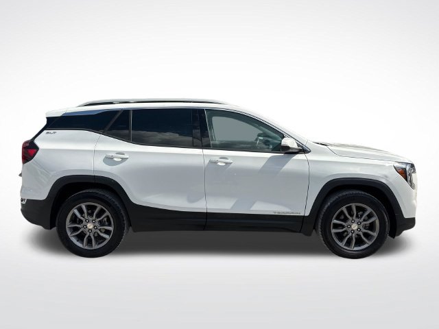 Used 2024 GMC Terrain SLT AWD/4WD image 7