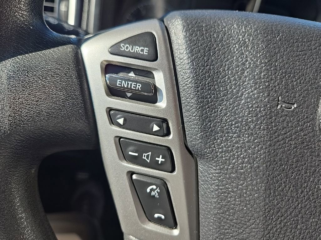 Used 2017 Nissan Titan S image 14