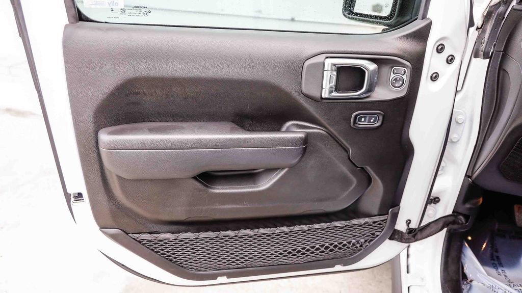 Used 2023 Jeep Gladiator Rubicon w/ Trailer Tow Package image 25