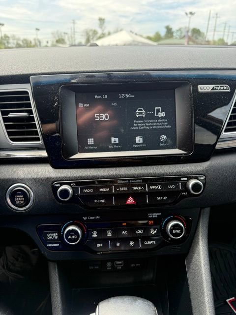 Used 2017 Kia Niro EX image 11