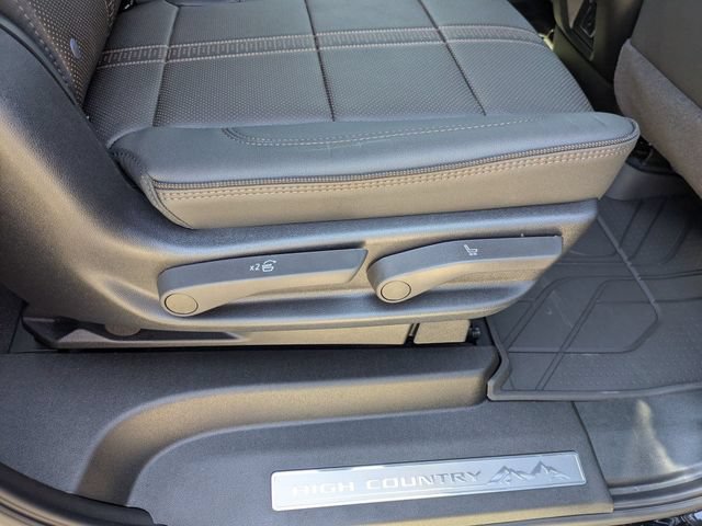 New 2026 Chevrolet Suburban High Country AWD/4WD image 38