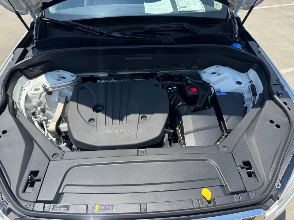 Certified 2025 Volvo XC90 B5 Core AWD/4WD image 16