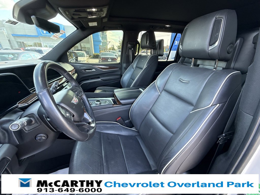 Used 2021 Cadillac Escalade ESV Premium Luxury w/ LPO, Illumination Package image 17