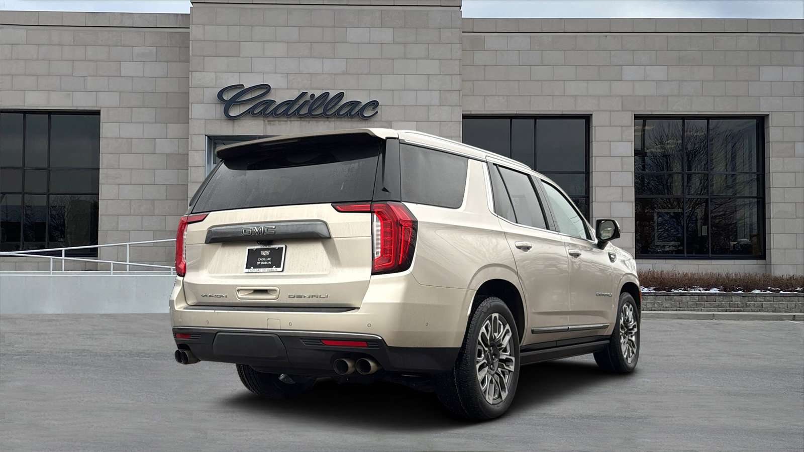 Used 2023 GMC Yukon Denali Ultimate image 3
