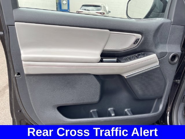 Used 2025 Ford Expedition Active AWD/4WD image 10