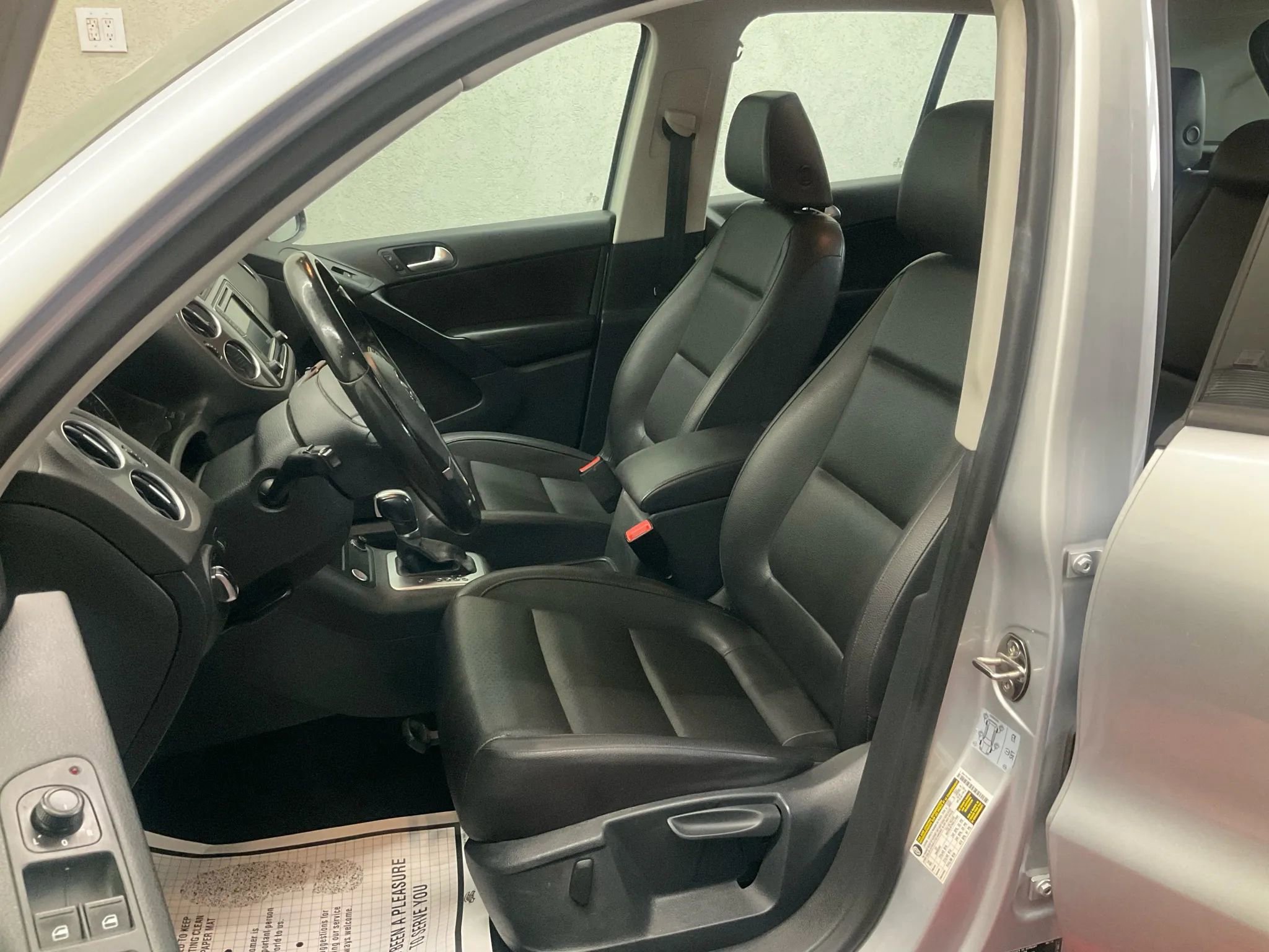 Used 2017 Volkswagen Tiguan S image 13