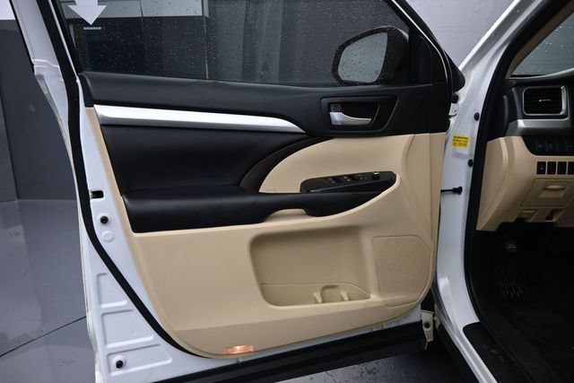 Used 2018 Toyota Highlander XLE FWD image 8