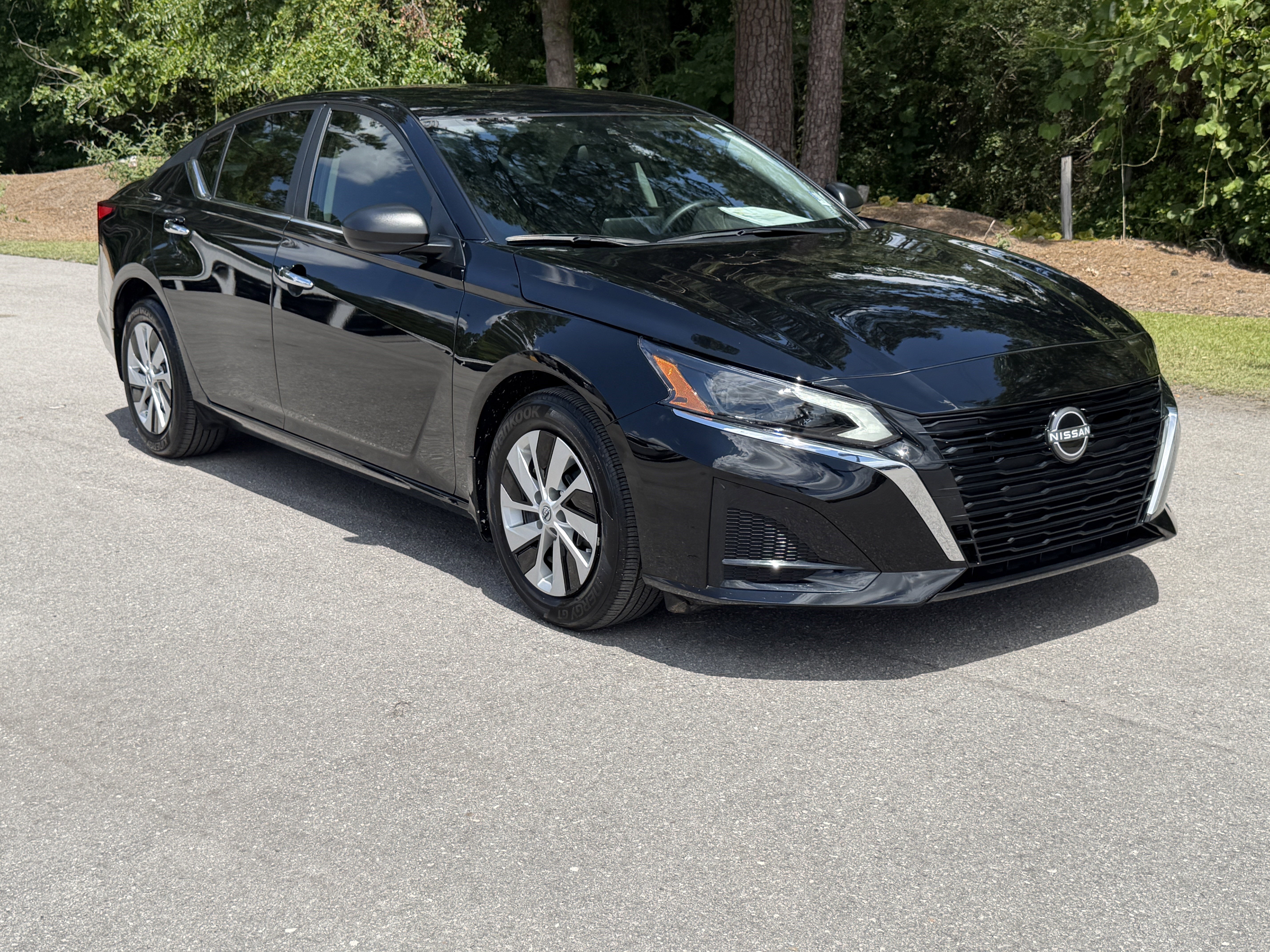Used 2025 Nissan Altima 2.5 S FWD image 30