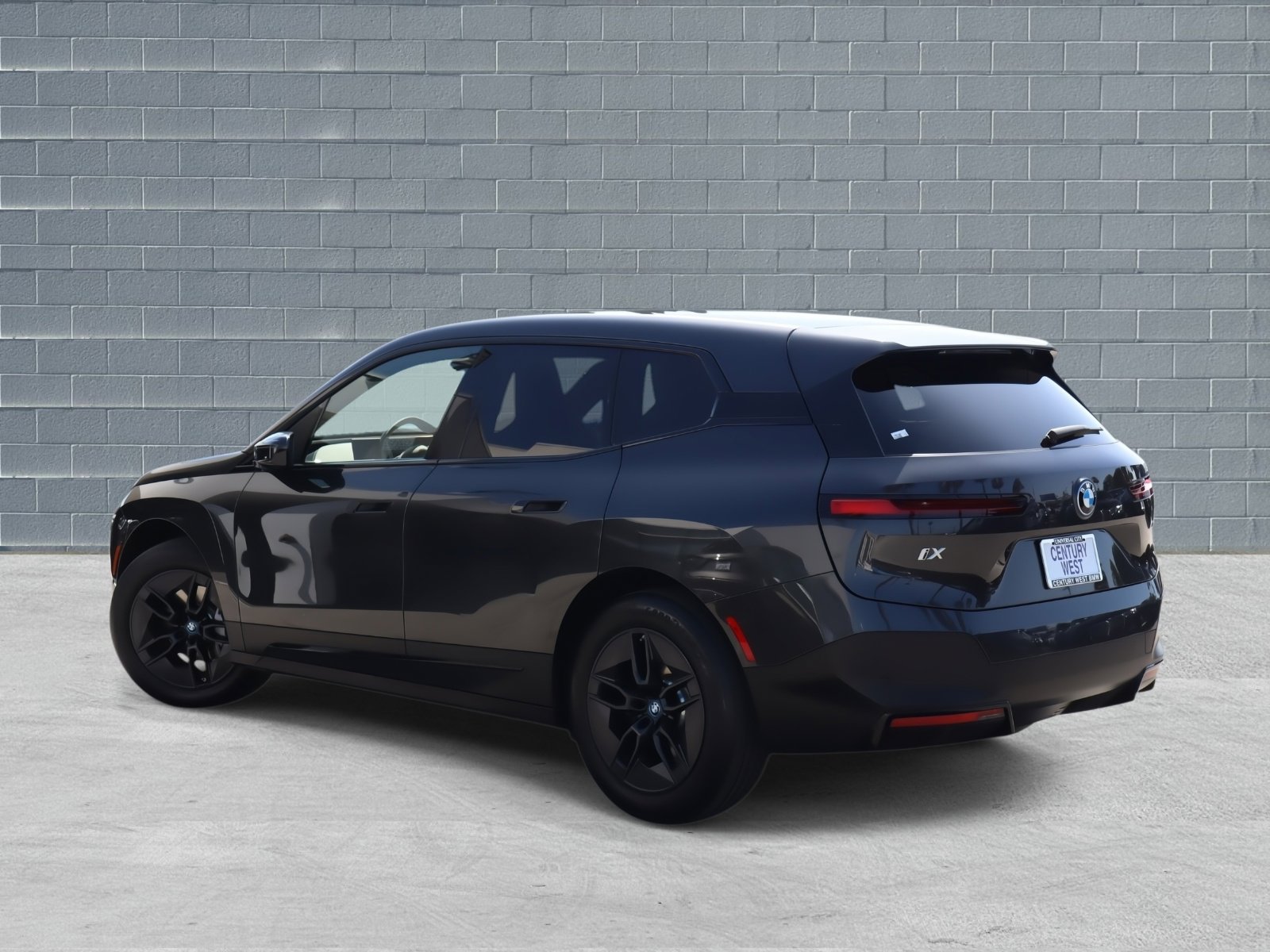 Used 2025 BMW iX xDrive50 image 7