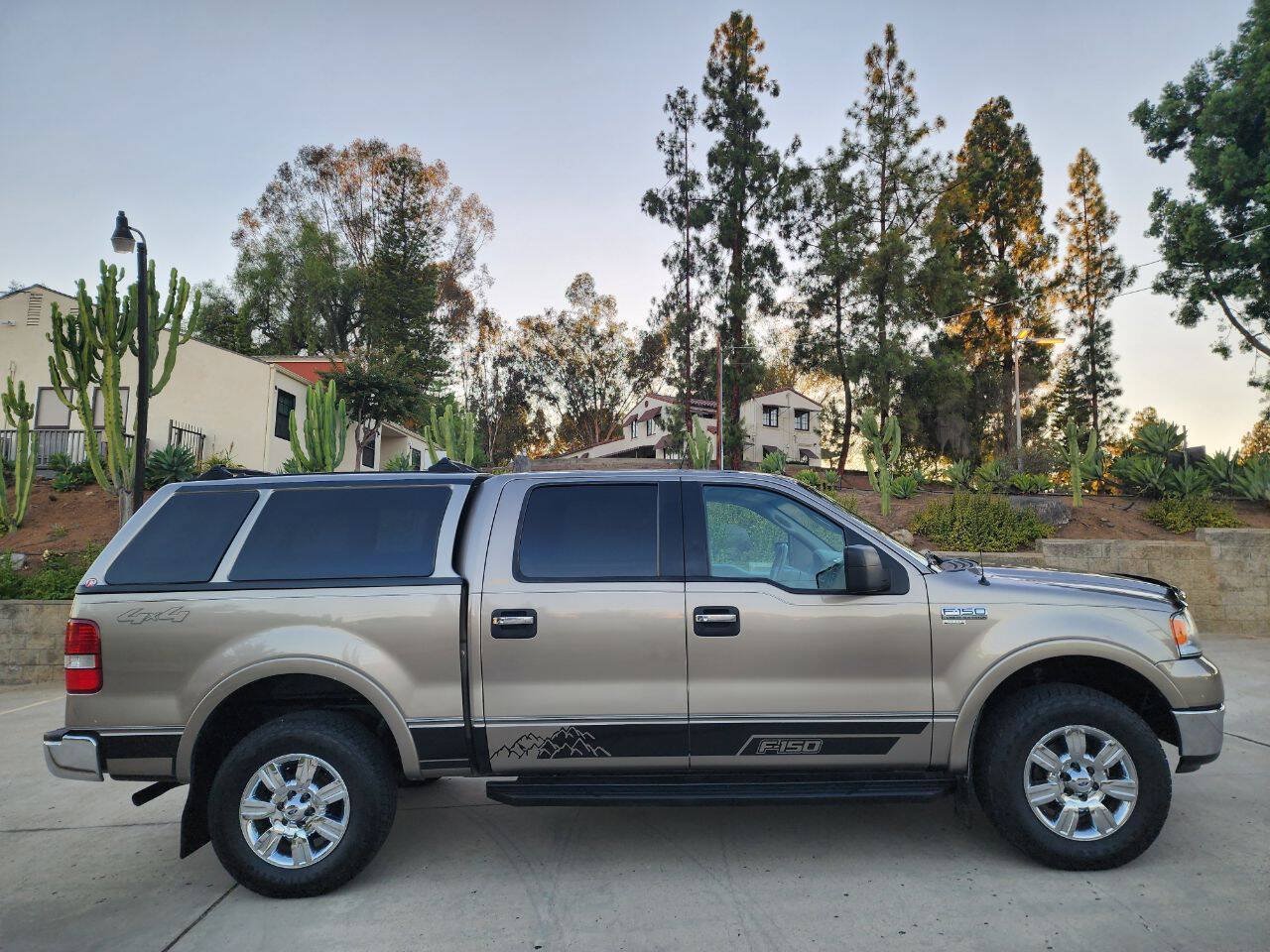 Used 2005 Ford F150 Lariat AWD/4WD image 5