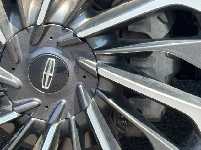Used 2021 Lincoln Aviator Reserve w/ Equipment Group 201A AWD/4WD image 9