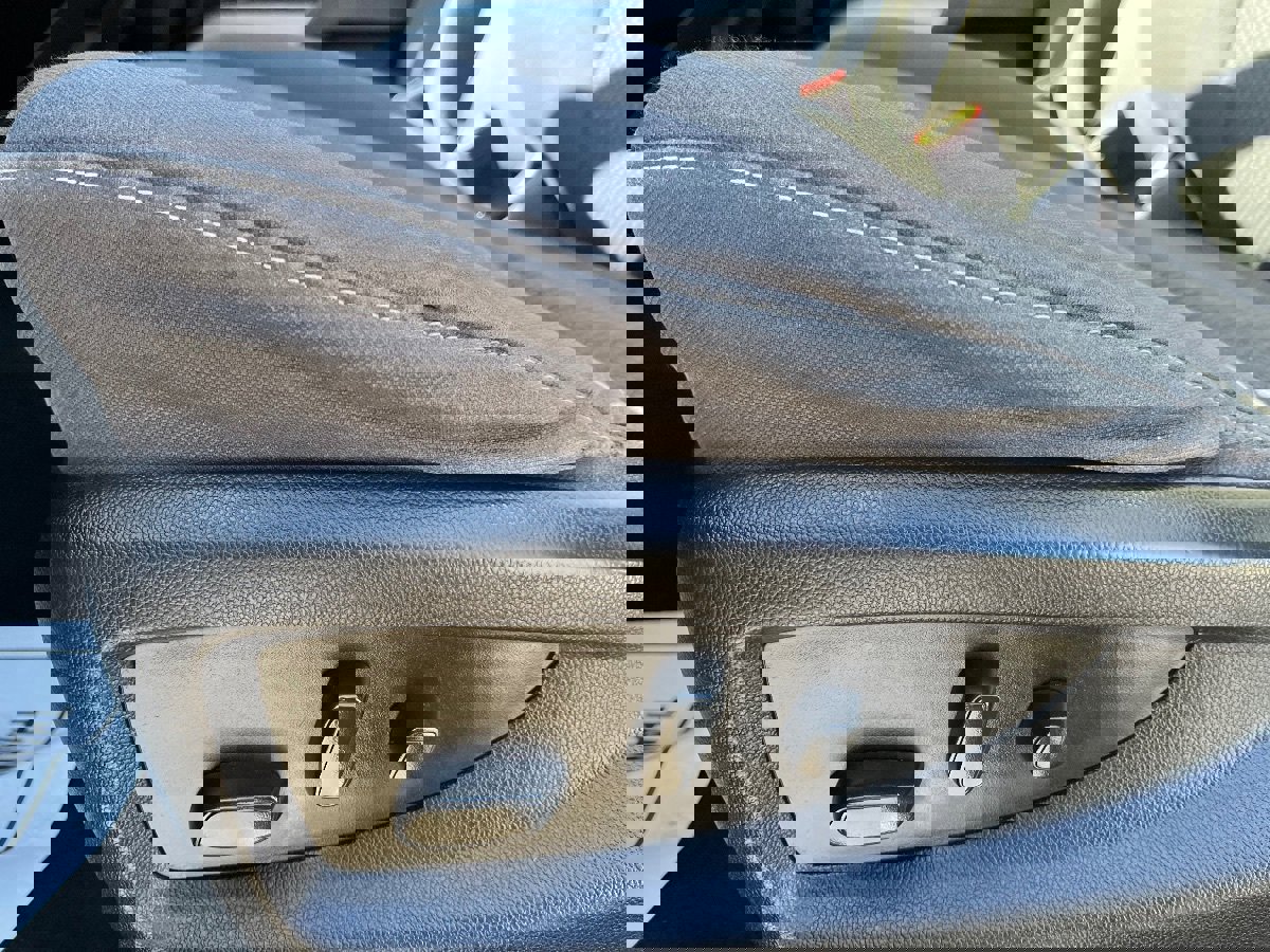 Used 2018 Chevrolet Silverado 1500 LT w/ All Star Edition AWD/4WD image 24