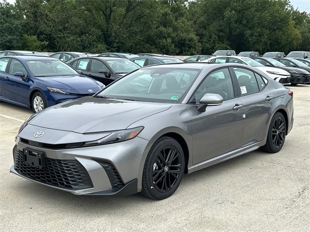 New 2026 Toyota Camry SE image 2