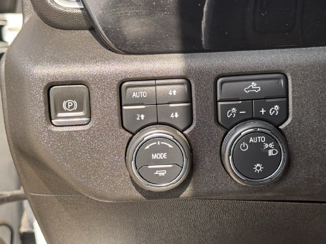 Certified 2022 Chevrolet Silverado 1500 LT w/ Z71 Off-Road Package AWD/4WD image 25