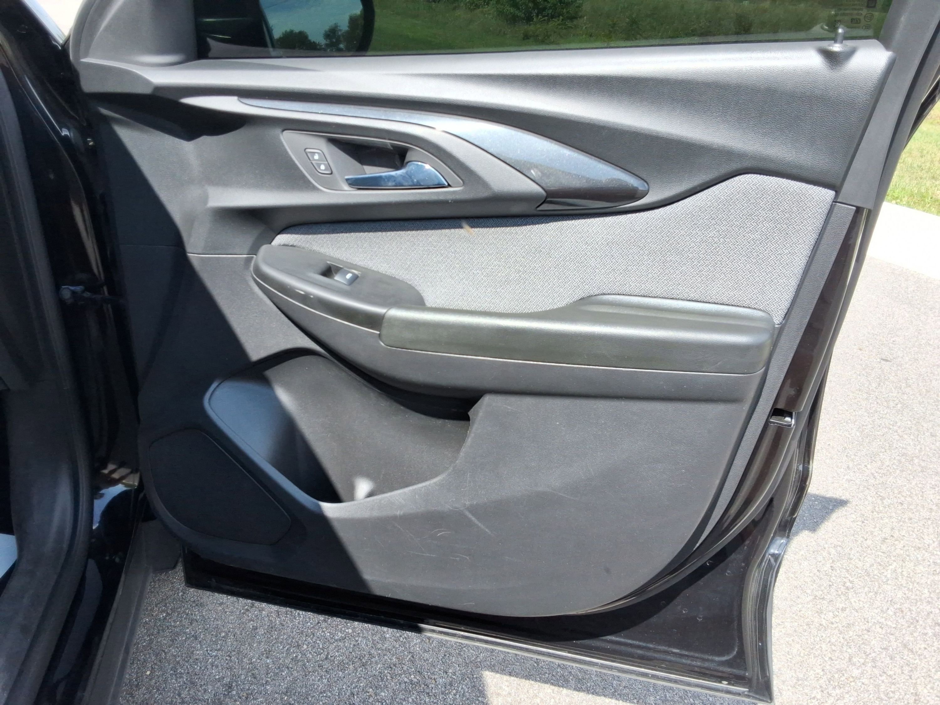 Used 2023 Chevrolet TrailBlazer LT image 25