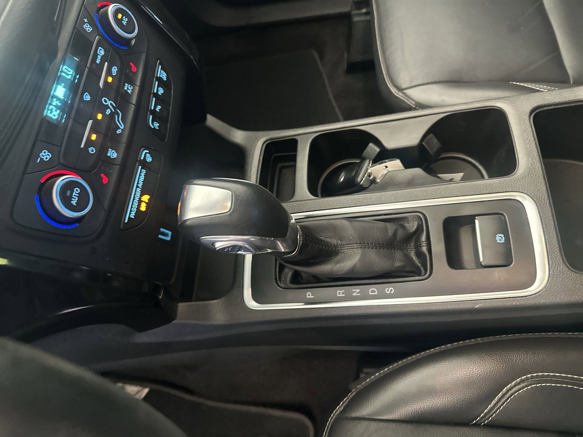 Used 2019 Ford Escape Titanium FWD image 20