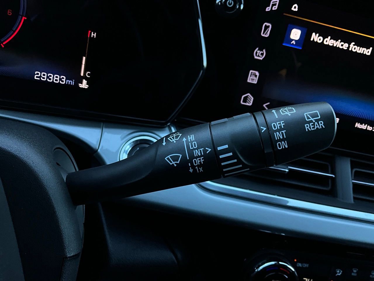 Used 2025 Chevrolet Trax LT FWD image 35