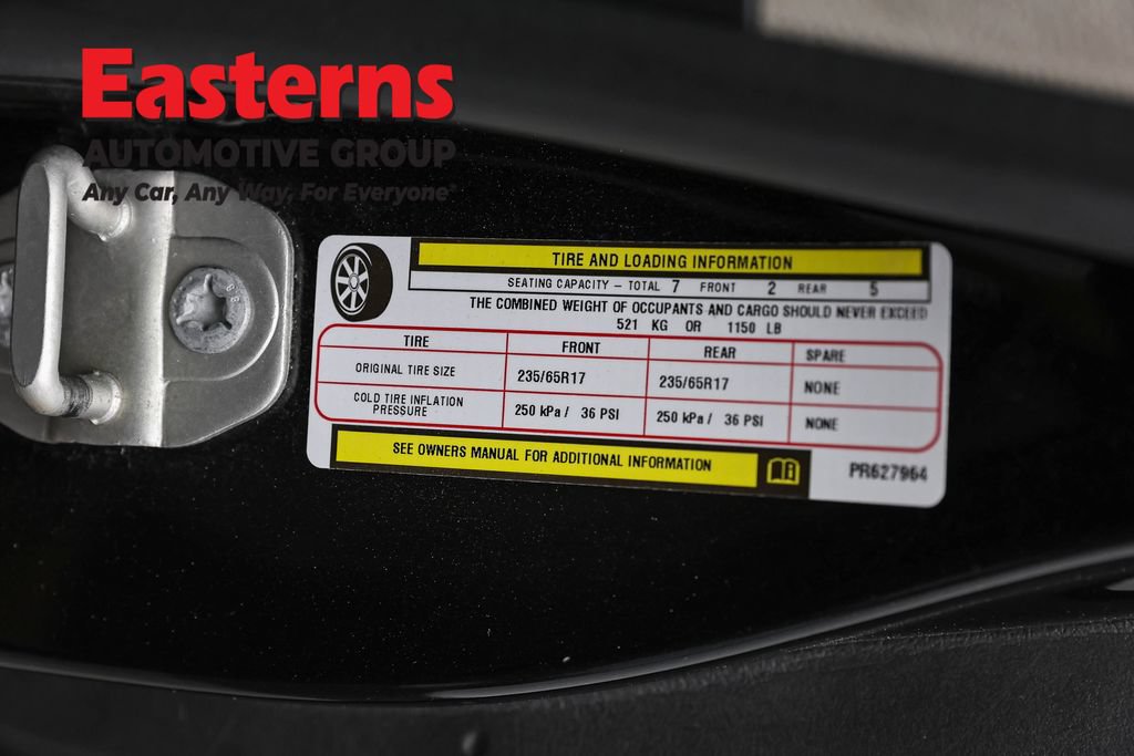 Used 2023 Chrysler Pacifica Touring-L FWD image 35